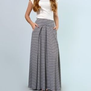 Black & White Stripe Pocket Maxi Skirt